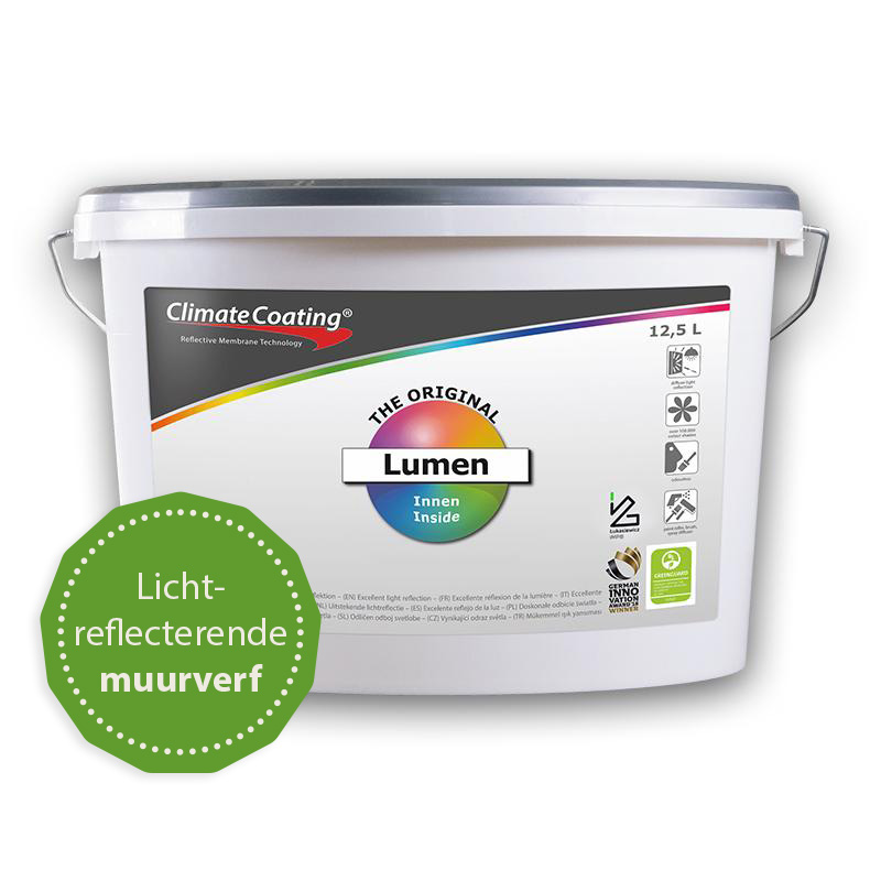 Muurverf die licht weerkaatst de ruimte in